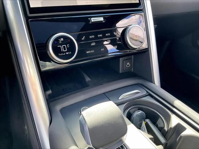 2025 Land Rover Discovery P300 S