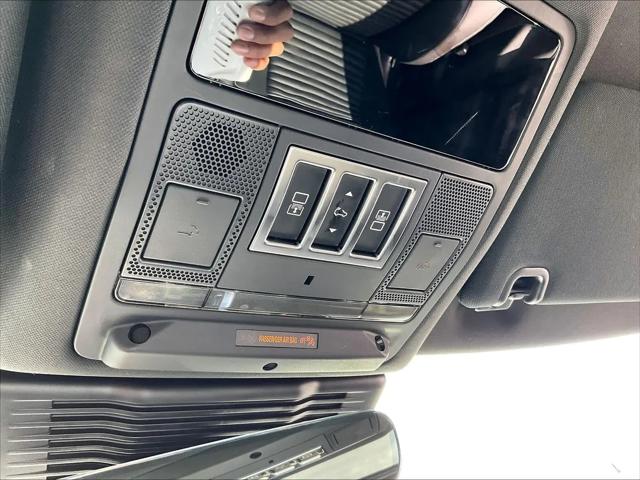 2025 Land Rover Discovery P300 S