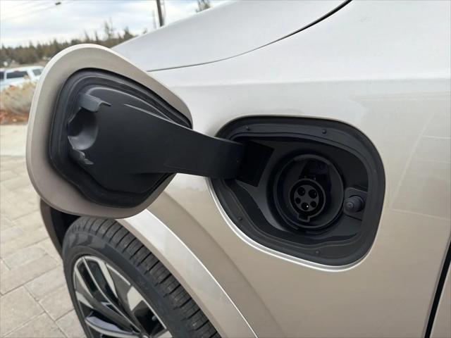 2026 Volvo XC90 Plug-In Hybrid Plus, T8 AWD, Electric/Gasoline, Bright, 6 Seats
