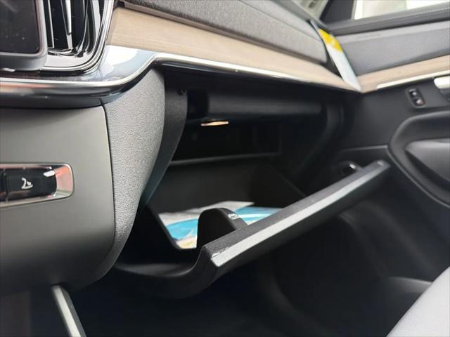 2026 Volvo XC90 Plug-In Hybrid Plus, T8 AWD, Electric/Gasoline, Bright, 6 Seats