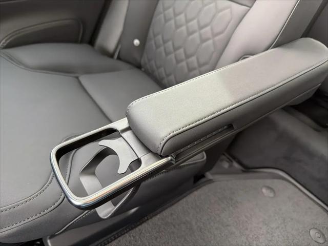 2026 Volvo XC90 Plug-In Hybrid Plus, T8 AWD, Electric/Gasoline, Bright, 6 Seats