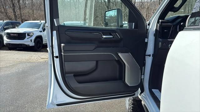 2026 GMC Sierra 2500HD Crew Cab, Standard Bed, AT4X, 4WD