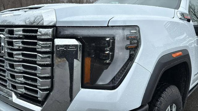 2026 GMC Sierra 2500HD Crew Cab, Standard Bed, Denali, 4WD