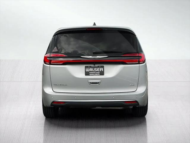 2026 Chrysler Pacifica Select AWD