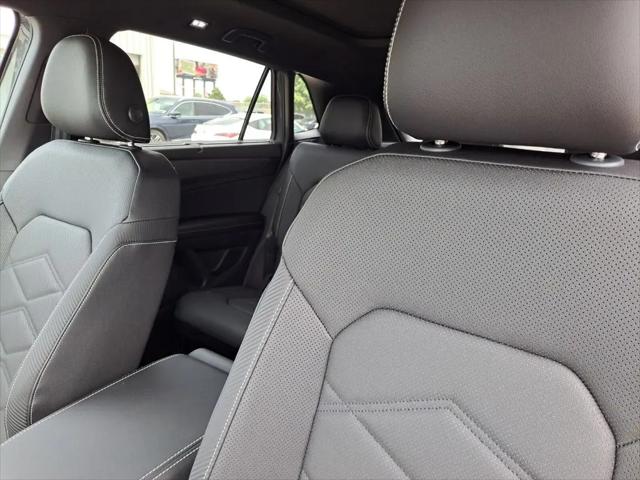 2026 Volkswagen Atlas Cross Sport SE with Technology