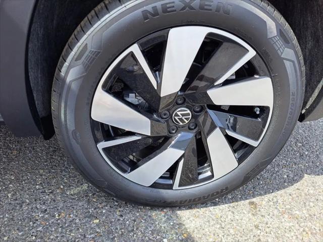 2026 Volkswagen Atlas Cross Sport SE with Technology