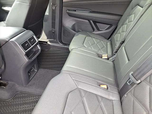 2026 Volkswagen Atlas Cross Sport SE with Technology
