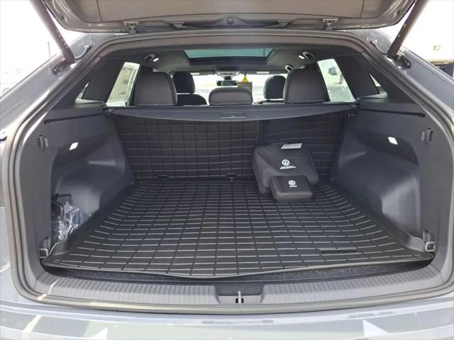 2026 Volkswagen Atlas Cross Sport SE with Technology