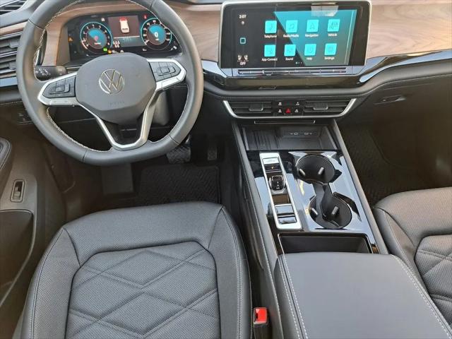 2026 Volkswagen Atlas SE with Technology