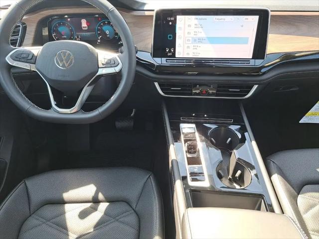 2026 Volkswagen Atlas SE with Technology