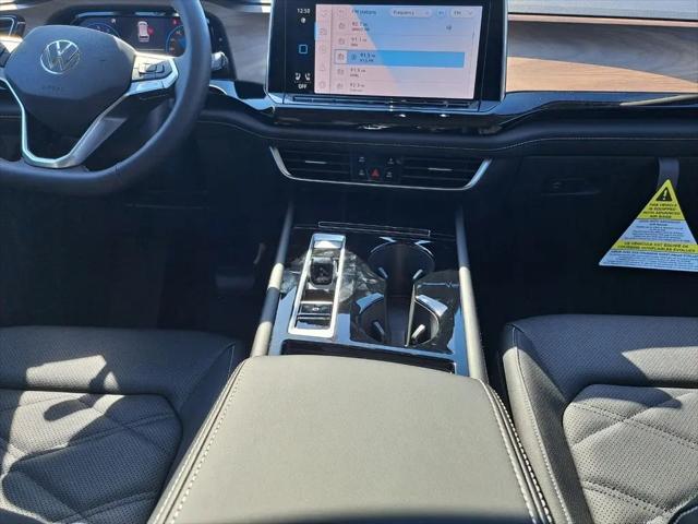 2026 Volkswagen Atlas SE with Technology