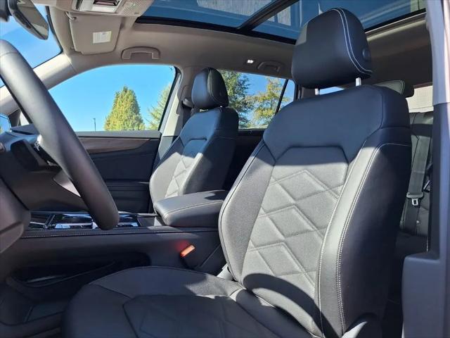 2026 Volkswagen Atlas SE with Technology