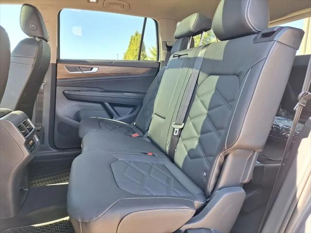 2026 Volkswagen Atlas SE with Technology