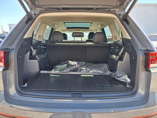 2026 Volkswagen Atlas SE with Technology