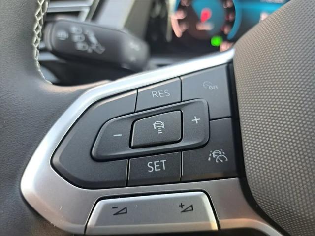 2026 Volkswagen Atlas Cross Sport SE with Technology