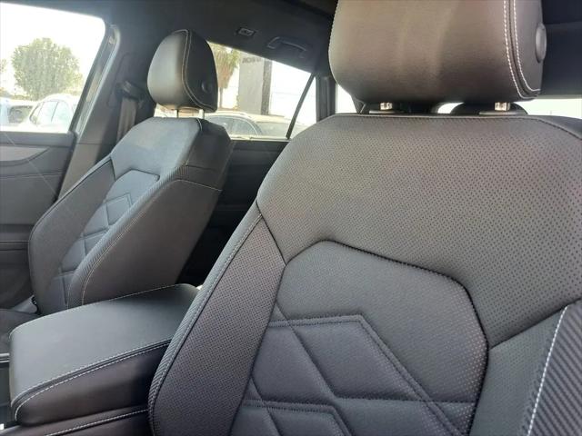 2026 Volkswagen Atlas Cross Sport SE with Technology