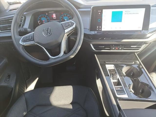 2026 Volkswagen Atlas Cross Sport SE with Technology