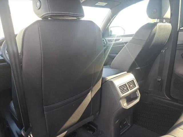 2026 Volkswagen Atlas Cross Sport SE with Technology