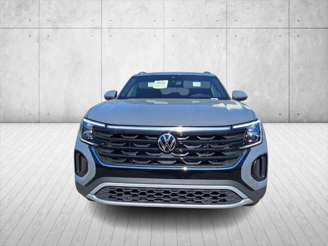 2026 Volkswagen Atlas Cross Sport SE with Technology