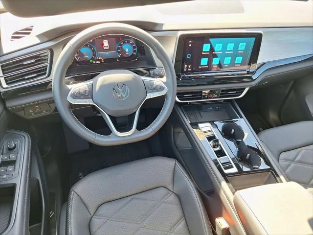 2026 Volkswagen Atlas Cross Sport SE with Technology