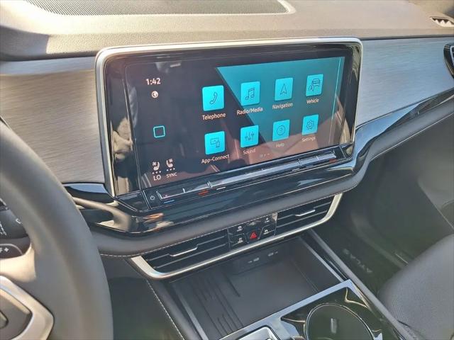 2026 Volkswagen Atlas Cross Sport SE with Technology
