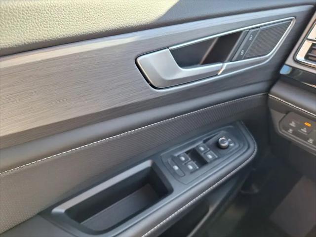2026 Volkswagen Atlas Cross Sport SE with Technology