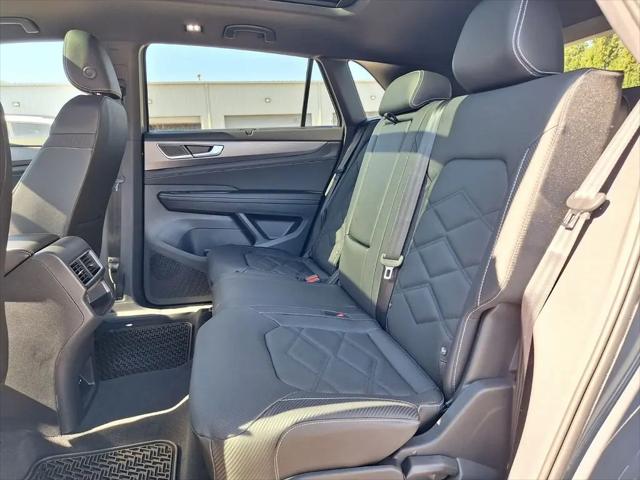 2026 Volkswagen Atlas Cross Sport SE with Technology