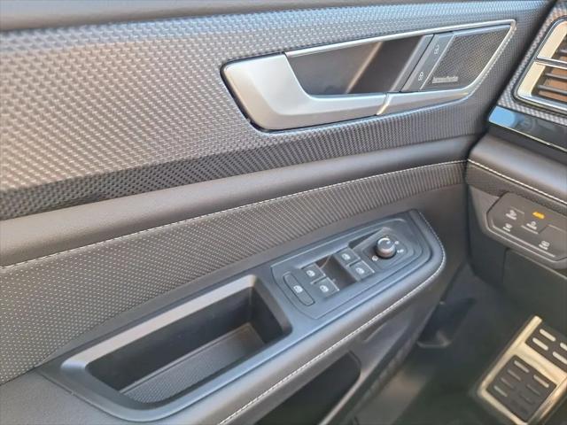 2026 Volkswagen Atlas Cross Sport SEL Premium R-Line