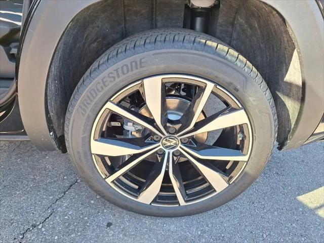 2026 Volkswagen Atlas Cross Sport SEL Premium R-Line