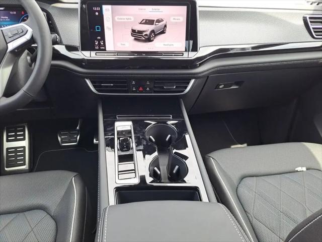 2026 Volkswagen Atlas Cross Sport SEL Premium R-Line