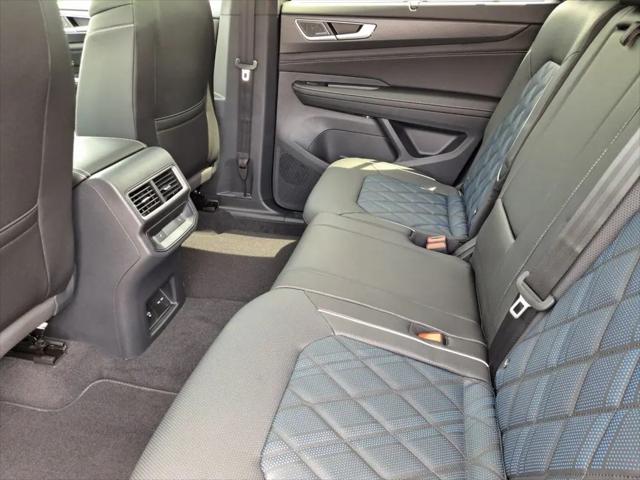 2026 Volkswagen Atlas Cross Sport SEL Premium R-Line