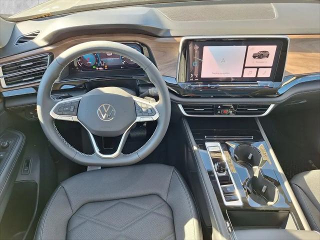 2026 Volkswagen Atlas SE with Technology