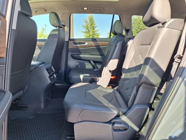 2026 Volkswagen Atlas SE with Technology