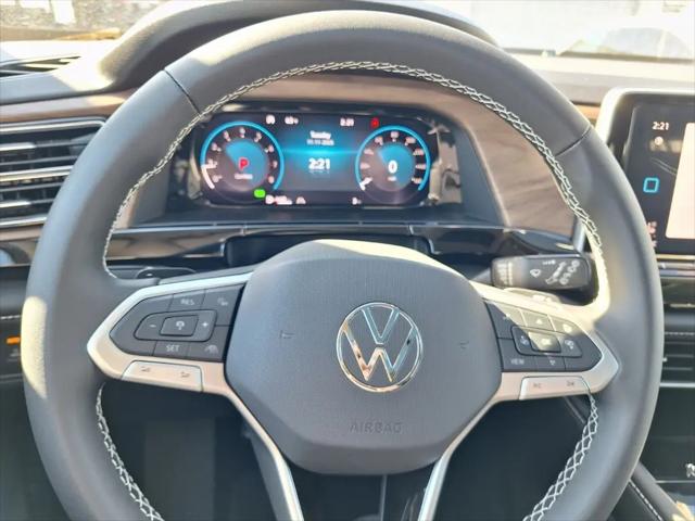 2026 Volkswagen Atlas SE with Technology