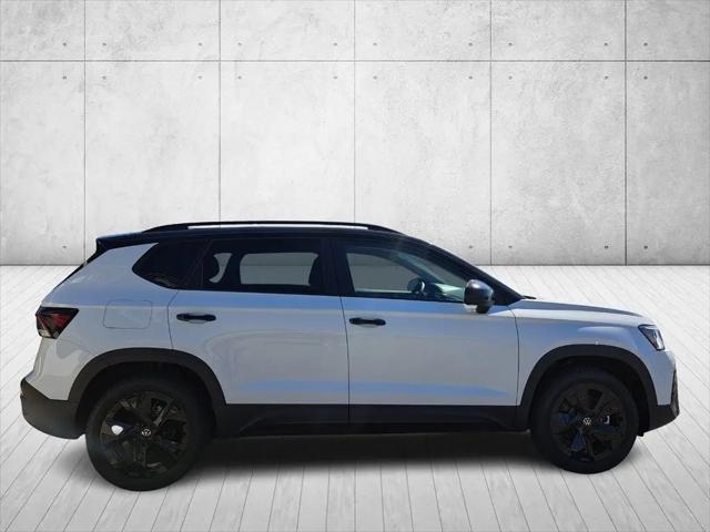 2026 Volkswagen Taos SE Black