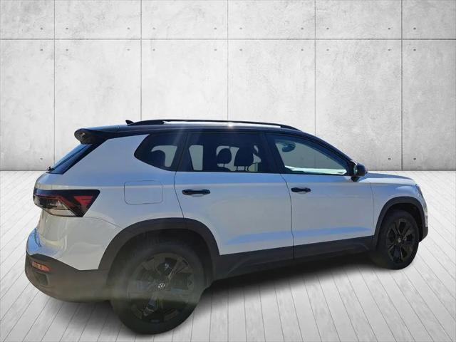 2026 Volkswagen Taos SE Black