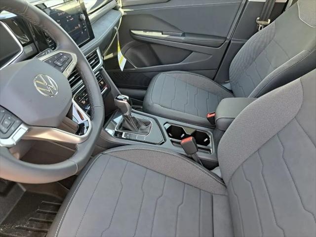 2026 Volkswagen Taos SE Black