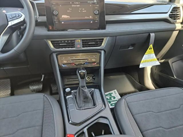 2026 Volkswagen Taos SE Black