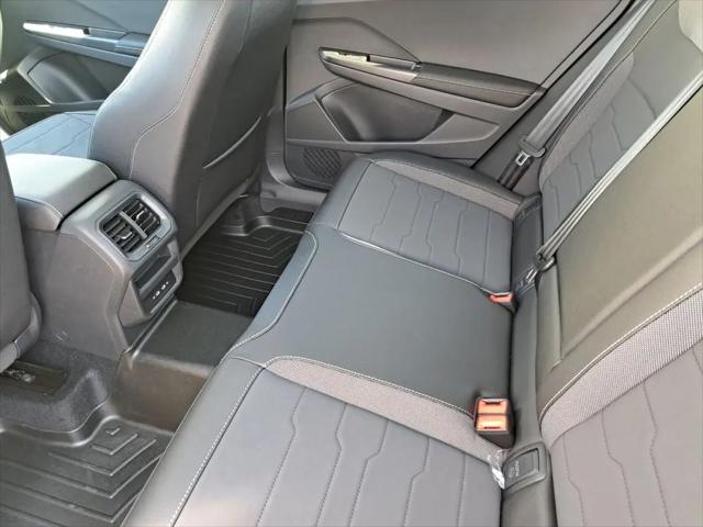 2026 Volkswagen Taos SE Black