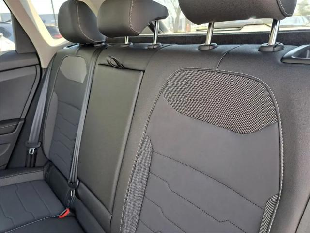 2026 Volkswagen Taos SE Black