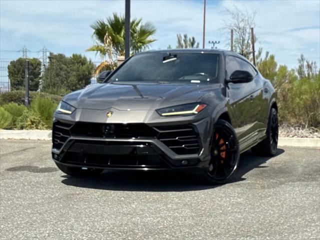 2021 Lamborghini Urus Graphite Capsule