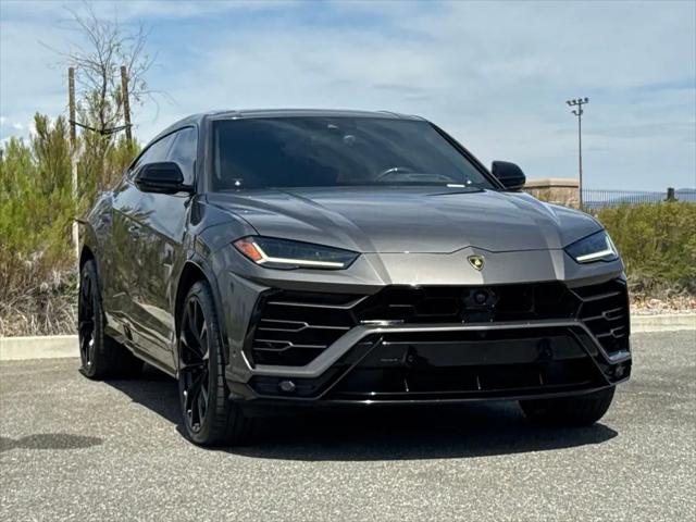 2021 Lamborghini Urus Graphite Capsule