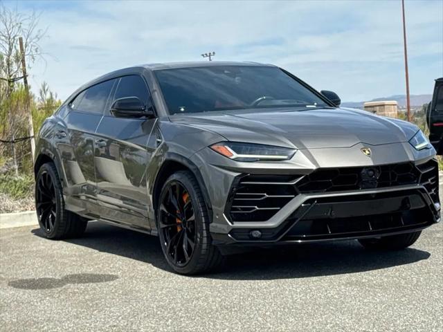 2021 Lamborghini Urus Graphite Capsule