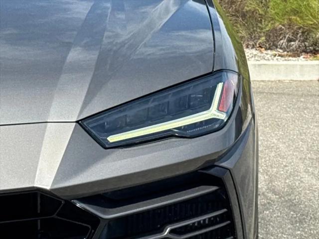 2021 Lamborghini Urus Graphite Capsule