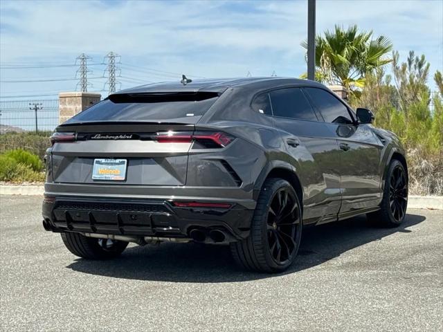 2021 Lamborghini Urus Graphite Capsule