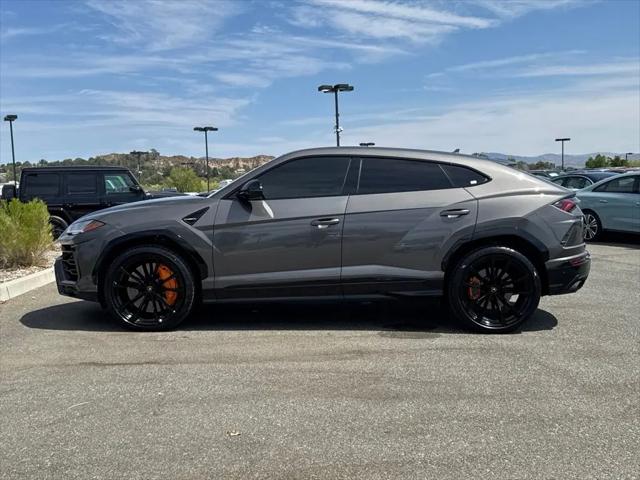 2021 Lamborghini Urus Graphite Capsule