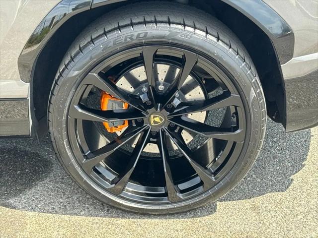 2021 Lamborghini Urus Graphite Capsule