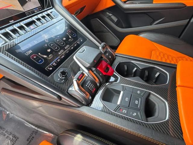 2021 Lamborghini Urus Graphite Capsule