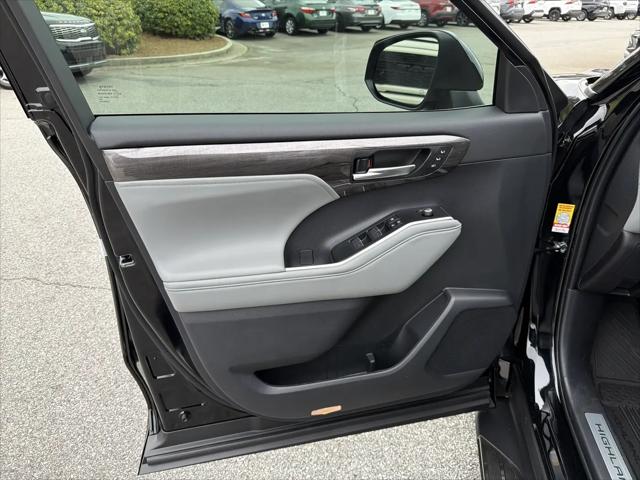 2026 Toyota Highlander Hybrid Limited