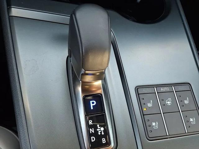 2025 Lexus 300 Premium